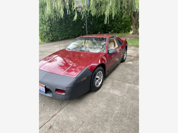 Thumbnail Photo undefined for 1987 Pontiac Fiero SE